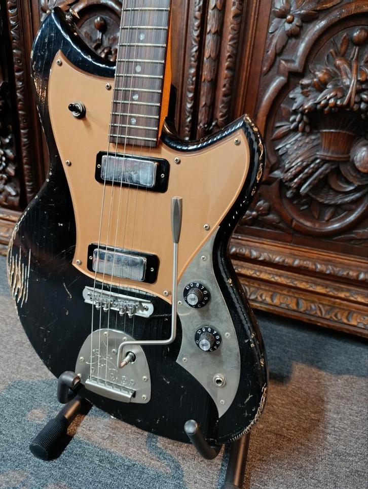 NOVO Serus J custom Bull Black (vintage firebird pickups!), Muziek en Instrumenten, Snaarinstrumenten | Gitaren | Elektrisch, Overige merken