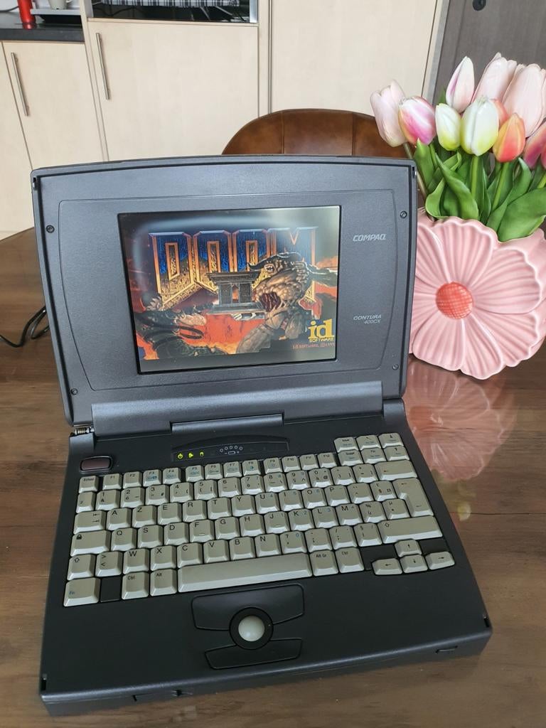 Compaq contura 400cx Intel 486DX2 40mhz dos 6.22 retro, Computers en Software, Vintage Computers, Ophalen