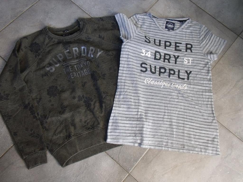 2 Sweet & T-shirt homme taille S = 5€, Vêtements | Hommes, T-shirts, Enlèvement, Porté, Taille 46 (S) ou plus petite