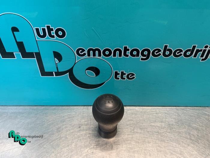 Pommeau levier de vitesse d'un Peugeot 108 (108 14-), -, 3 mois de garantie, Utilisé, -