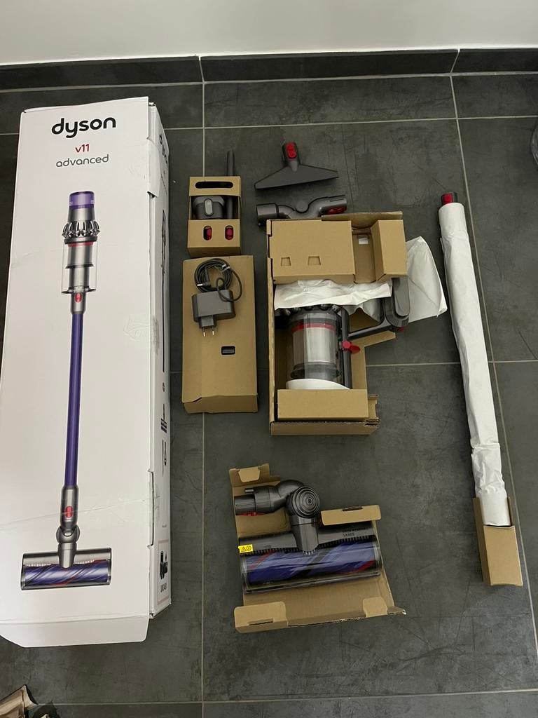 Dyson v11 geavanceerde stofzuiger, Elektronische apparatuur, Ophalen of Verzenden, Zo goed als nieuw, Stofzuiger