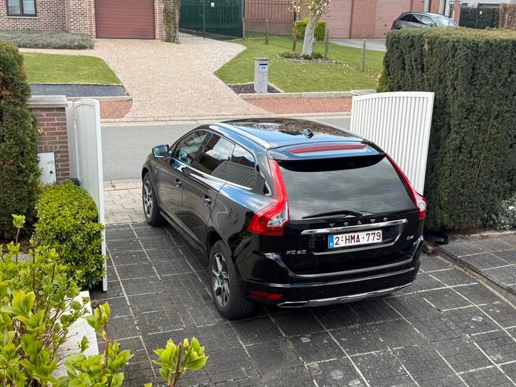 Volvo XC60 Ocean Race D4 – Automaat – Leder – 122.000 km, Auto's, Volvo, Particulier, XC60, ABS, Airbags, Airconditioning, Bluetooth
