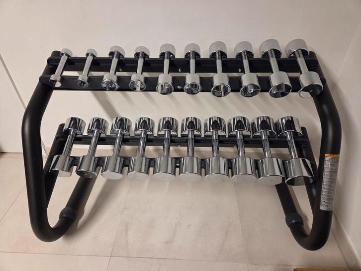 Pack complet haltères + rack Technogym chrome 1–10kg x2, Musique & Instruments, Instruments | Pièces, Utilisé