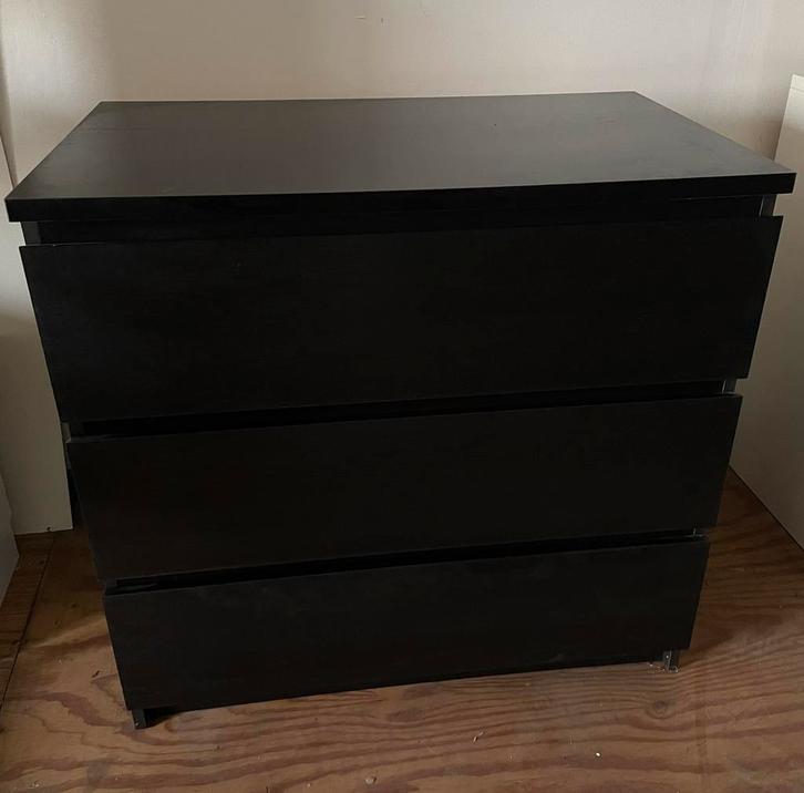 Zwart IKEA MALM ladekast – gebruikt, Maison & Meubles, Armoires | Commodes, Utilisé, Enlèvement