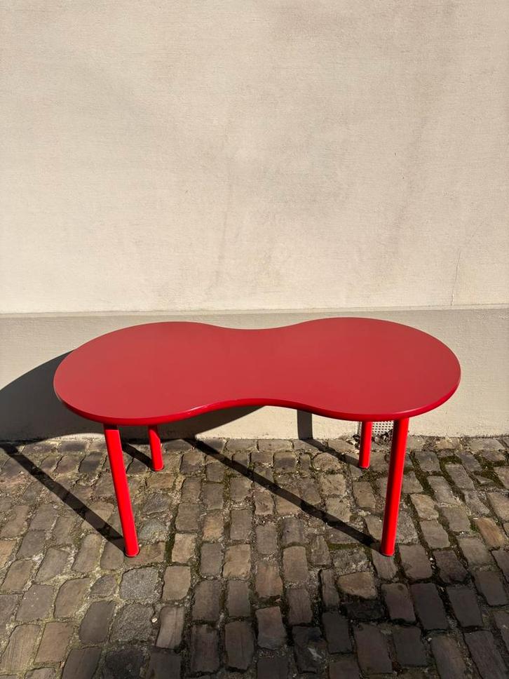 Table de bureau vintage en forme de cacahuète rouge par IKEA, Maison & Meubles, Bureaux, Utilisé, Bureau, Enlèvement