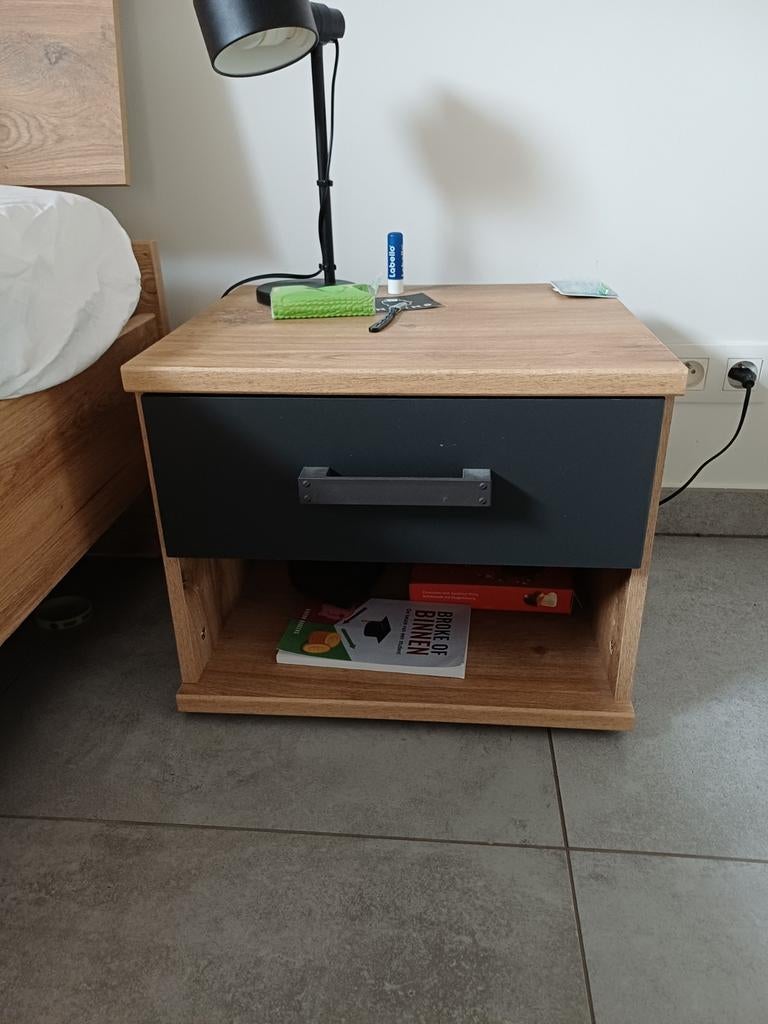 Nachtkastje, Ophalen