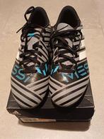 adidas grijs met blauw voetbalschoenen 39, Enlèvement ou Envoi, Utilisé, Chaussures