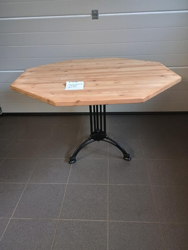 Tuin terras tafel, Enlèvement ou Envoi