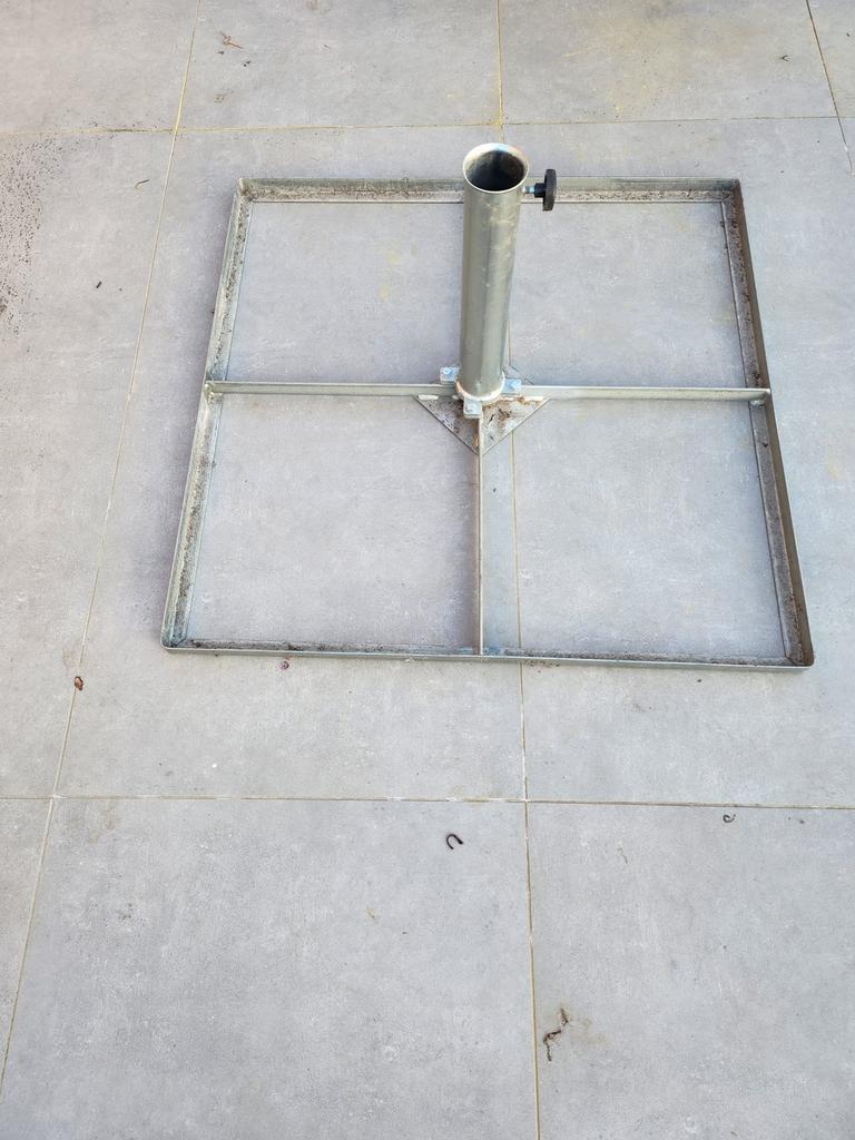 4 Parasolvoet sokkels voor tegels ( 82 op 82), Tuin en Terras, Parasols, Ophalen, Parasolvoet