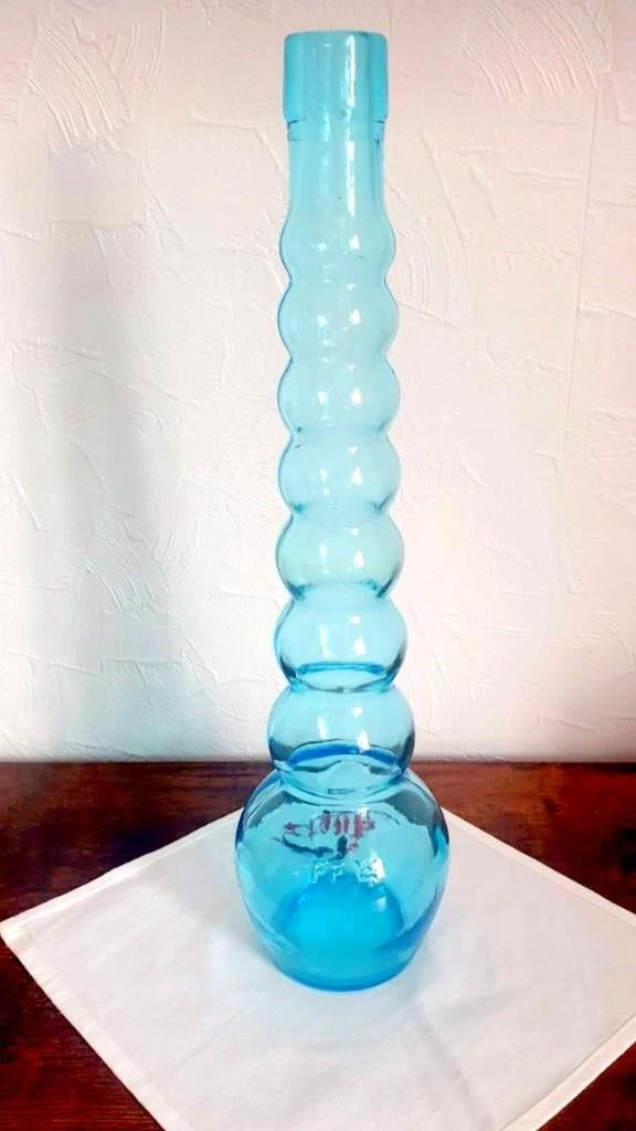 Carafe ou bouteille vintage en verre bleu turquoise, Enlèvement ou Envoi