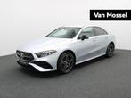 Mercedes-Benz A 250 e AMG Line BERLINE + NIGHTPAKKET + TREKH, Auto's, 4 deurs, Stof, Gebruikt, Zwart