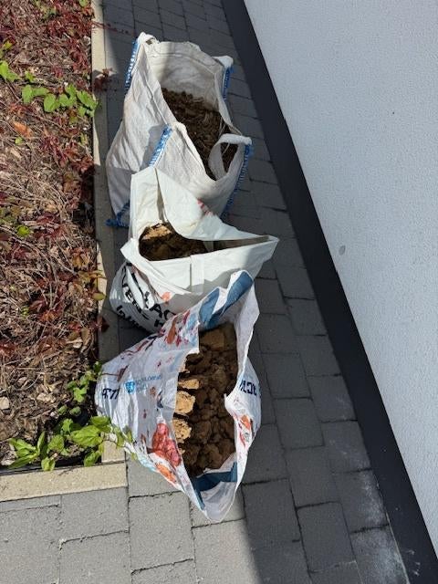 Gratis kleigrond-steenpuin in 3 zakken (Herzele), Ophalen