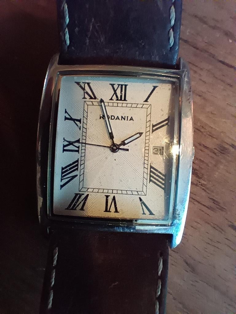 Vintage Rodania, rare exemplaire daté de 15h00, Enlèvement ou Envoi, Autres matériaux, Montre-bracelet, Autres marques