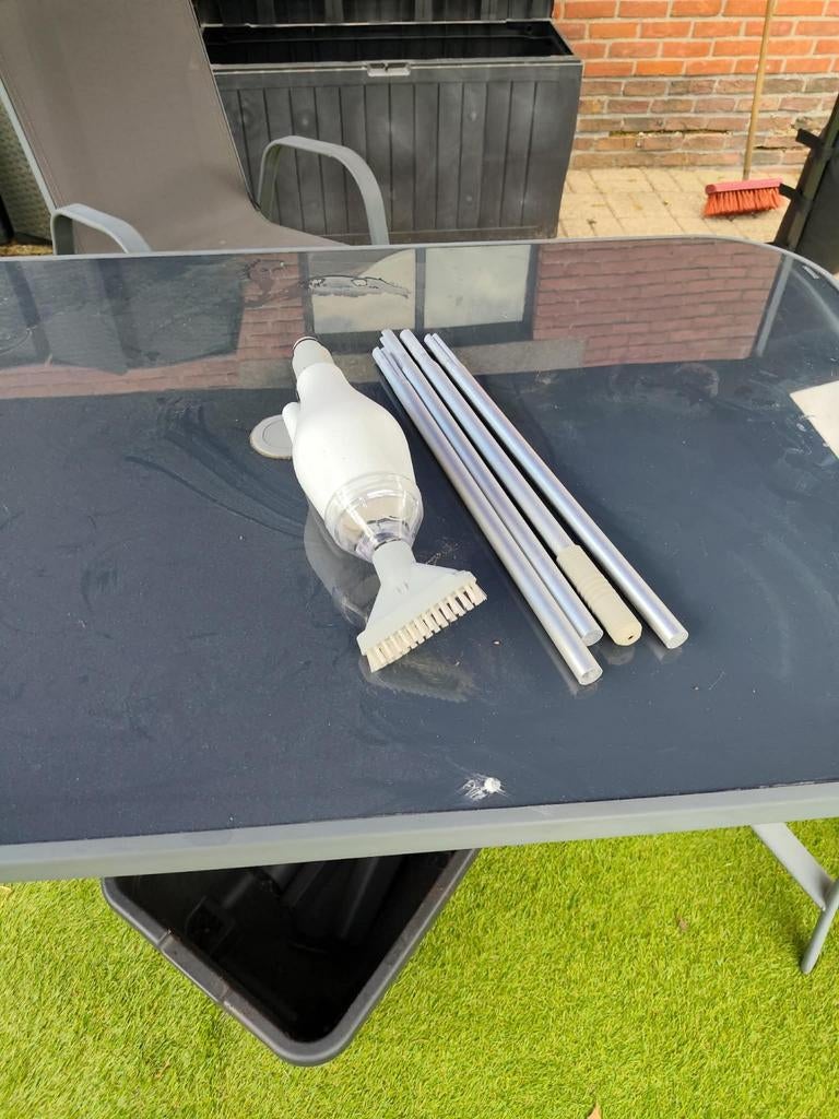 Stofzuiger zwembad, Ophalen