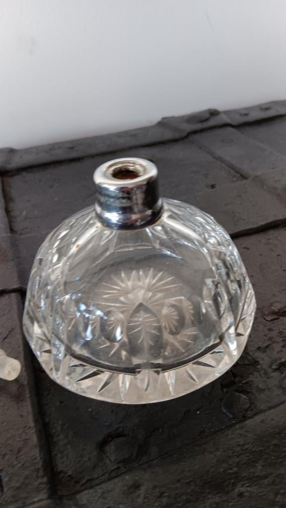 Antiek parfumflesjes in kristal., Ophalen