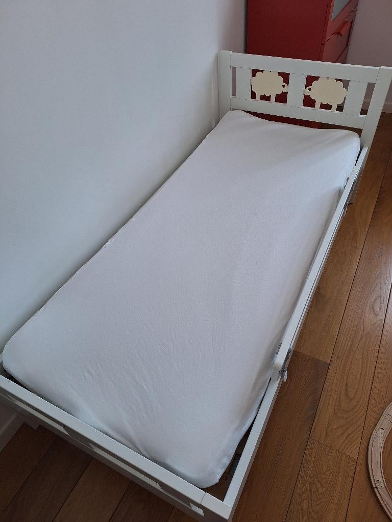 Lit enfant avec matelas et draps, 70 à 85 cm, Enlèvement, Matelas, Utilisé