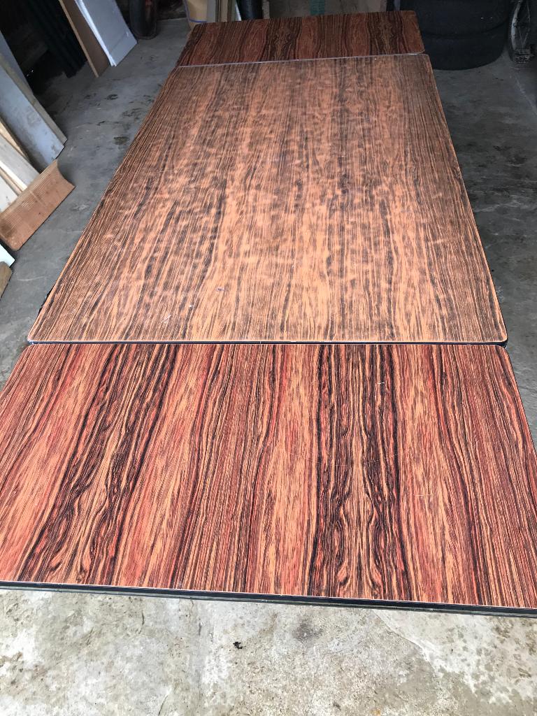 Table vintage, Enlèvement