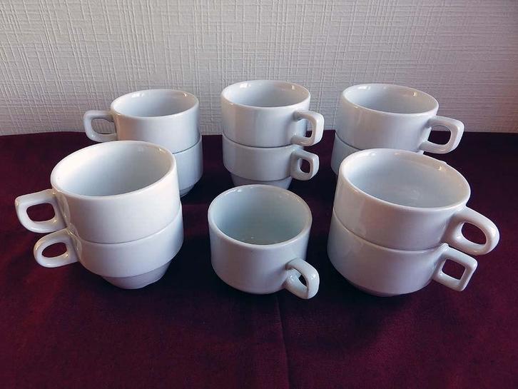 Koffietassen (11.st) Stapelbaar: €.5,00/Lot., Maison & Meubles, Cuisine | Vaisselle, Comme neuf, Tasse(s) et/ou soucoupe(s), Enlèvement