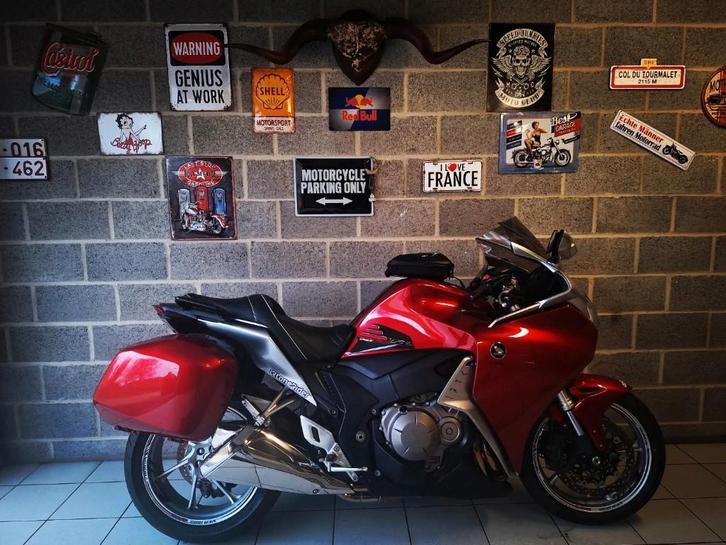 Honda Vfr 1200 F, Motoren, Motoren | Honda, Particulier, Toermotor, meer dan 35 kW, 4 cilinders, Motorrijbewijs A, ABS, Cardan-aandrijving