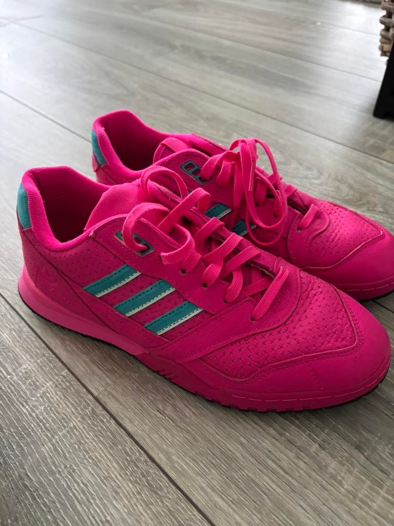 Adidas pour femme, la taille 38, Sports & Fitness, Hockey, Enlèvement, Comme neuf
