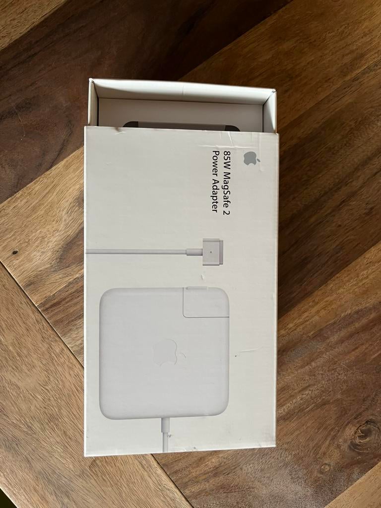 Apple oplader verpakking, Computers en Software, Ophalen, Zo goed als nieuw