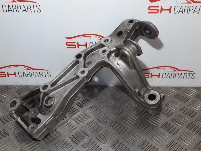 Support bras de suspension avant gauche d'un Skoda Octavia, -, 3 mois de garantie, Utilisé, Skoda