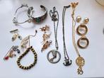 Lot de bijoux vintages, Bijoux, Sacs & Beauté, Bijoux anciens