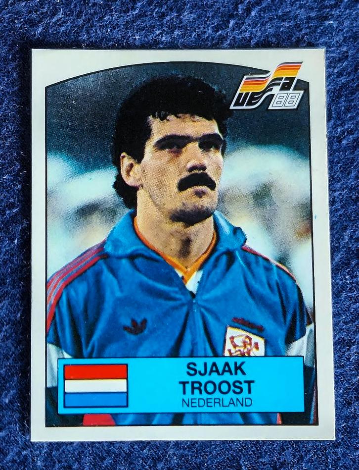 Panini sticker voetbal  ' Euro 1988 - Sjaak Troost '  #220, Hobby en Vrije tijd, Stickers en Plaatjes, Nieuw, Sticker, Ophalen of Verzenden