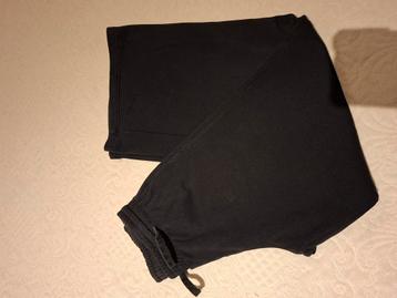 Joggingbroek in zeer goede staat. beschikbaar voor biedingen