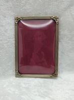 Cadre photo vintage avec de beaux coins et un verre convexe, Enlèvement ou Envoi