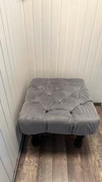 Grijze velour poef, Huis en Inrichting, Zetels | Voetbanken en poefs, Ophalen, Zo goed als nieuw, Stof, 50 tot 75 cm