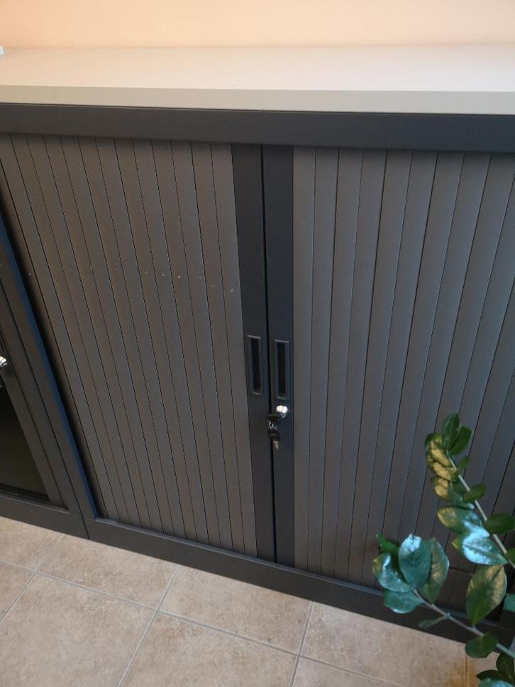 Armoires de bureau (sur plusieurs sites Web), Articles professionnels, Aménagement de Bureau & Magasin | Mobilier de bureau & Aménagement