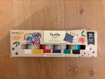 Textielverf / Complete kit van 6 kleuren beschikbaar voor biedingen