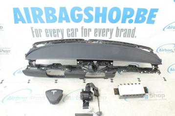Airbag kit – Tableau de bord Tesla Model Y (2019-…) beschikbaar voor biedingen