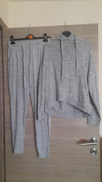 Ensemble jogging femme gris Primark, Taille 38/40 (M), Gris, Primark, Enlèvement
