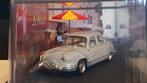 1/43 Panhard Dyna Z met diorama, Hobby en Vrije tijd, Modelauto's | 1:43, Ophalen of Verzenden, Nieuw, Auto