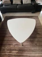 Stijlvolle driehoekige salontafel, Huis en Inrichting, Ophalen