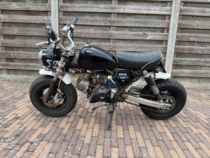 Monkey 49cc met papieren, Fietsen en Brommers, Brommers | Overige merken, Gebruikt, Klasse B (45 km/u), Ophalen