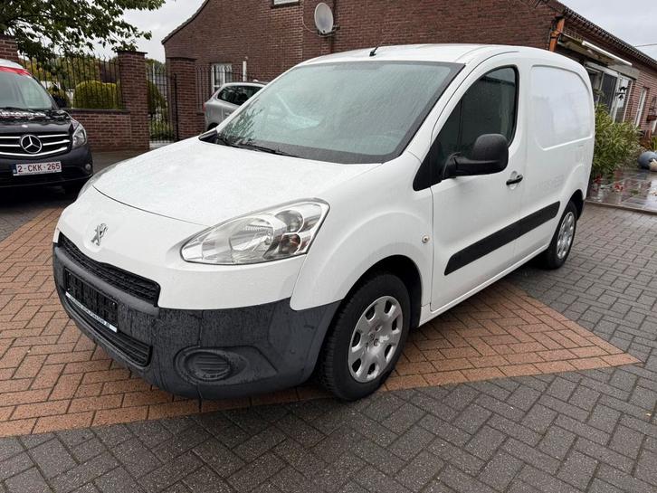 Peugeot Partner met airco 170.000 km, Auto's, Bestelwagens en Lichte vracht, Bedrijf, Te koop, Peugeot, Diesel, Euro 5, BTW verrekenbaar