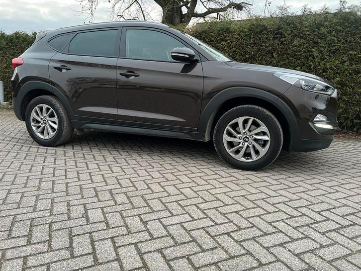 Hyundai tucson 1.6 benzine.  Met car pass, Auto's, Hyundai, Bedrijf, Tucson, ABS, Achteruitrijcamera, Adaptieve lichten, Adaptive Cruise Control