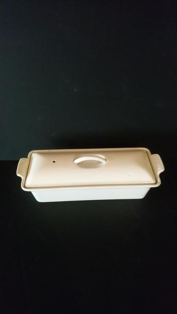 LE CREUSET terrine 28 cm wit, Huis en Inrichting, Keuken | Potten en Pannen, Ophalen, Zo goed als nieuw, Gietijzer, Overige typen