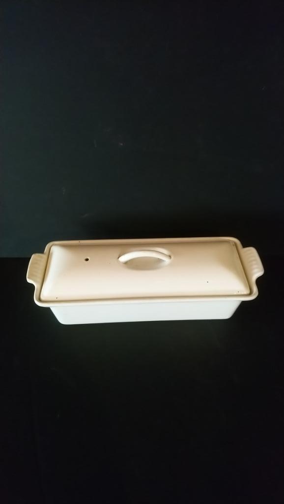LE CREUSET terrine 28 cm wit, Huis en Inrichting, Keuken | Potten en Pannen, Zo goed als nieuw, Overige typen, Gietijzer, Ophalen