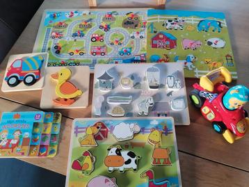 Houten puzzels en spiraal  beschikbaar voor biedingen