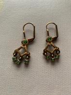 Oorbellen met steentjes, Handtassen en Accessoires, Oorbellen, Ophalen of Verzenden, Goud, Goud, Hangers