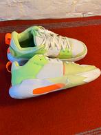 Baskets Jordan take one 5 green taille 44 neuves ., Neuf, Autres couleurs, Enlèvement, Baskets