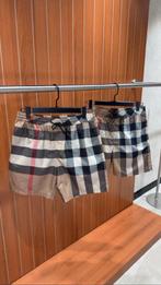 Short Burberry – Motif Check Beige, Enlèvement ou Envoi, Neuf, Autres tailles, Brun