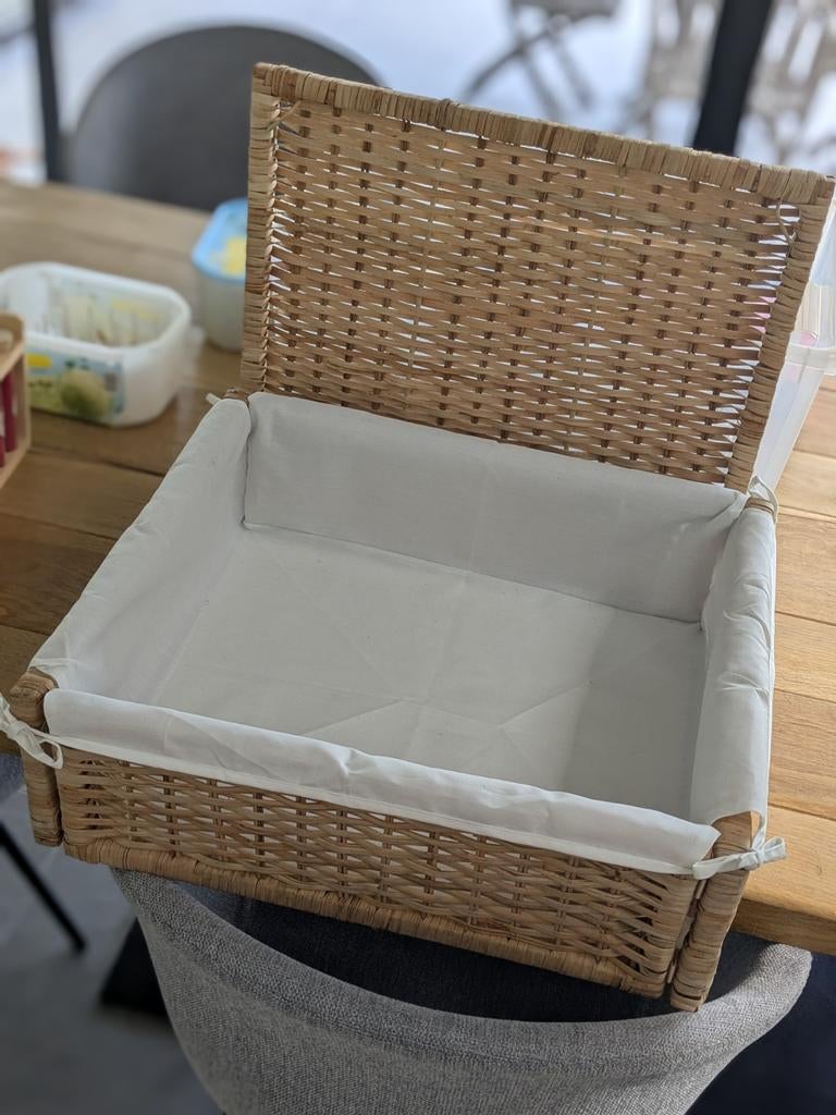 Mooie rieten mand: goed voor presentatie van geboortesuiker., Ophalen, Mand