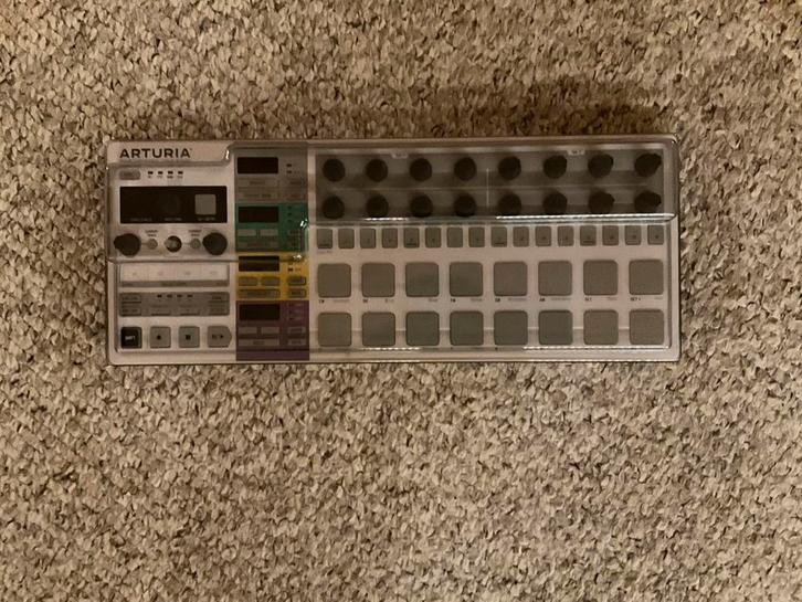 Arturia BeatStep Pro – Sequencer & Controller, Muziek en Instrumenten, Midi-apparatuur, Gebruikt, Ophalen
