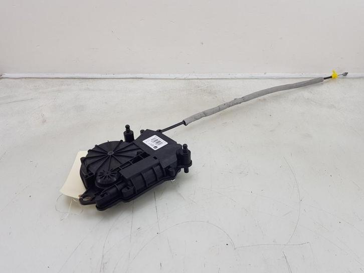 SLOTVANGER ACHTERKLEP BMW 5 serie Touring (G31), Auto-onderdelen, Carrosserie, BMW, Gebruikt