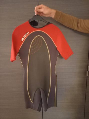 Wetsuit x2 beschikbaar voor biedingen